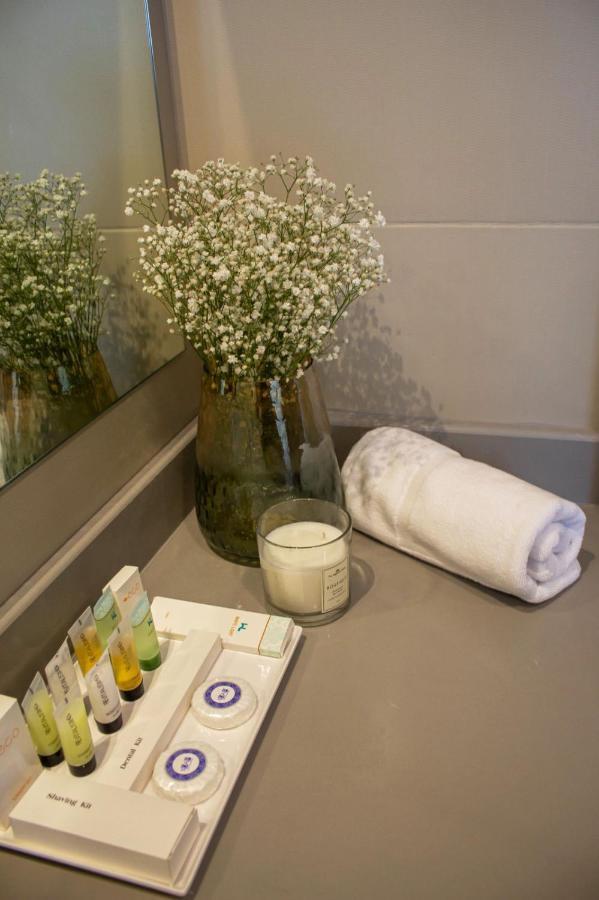 The Lodge Suites Al Manamah Esterno foto