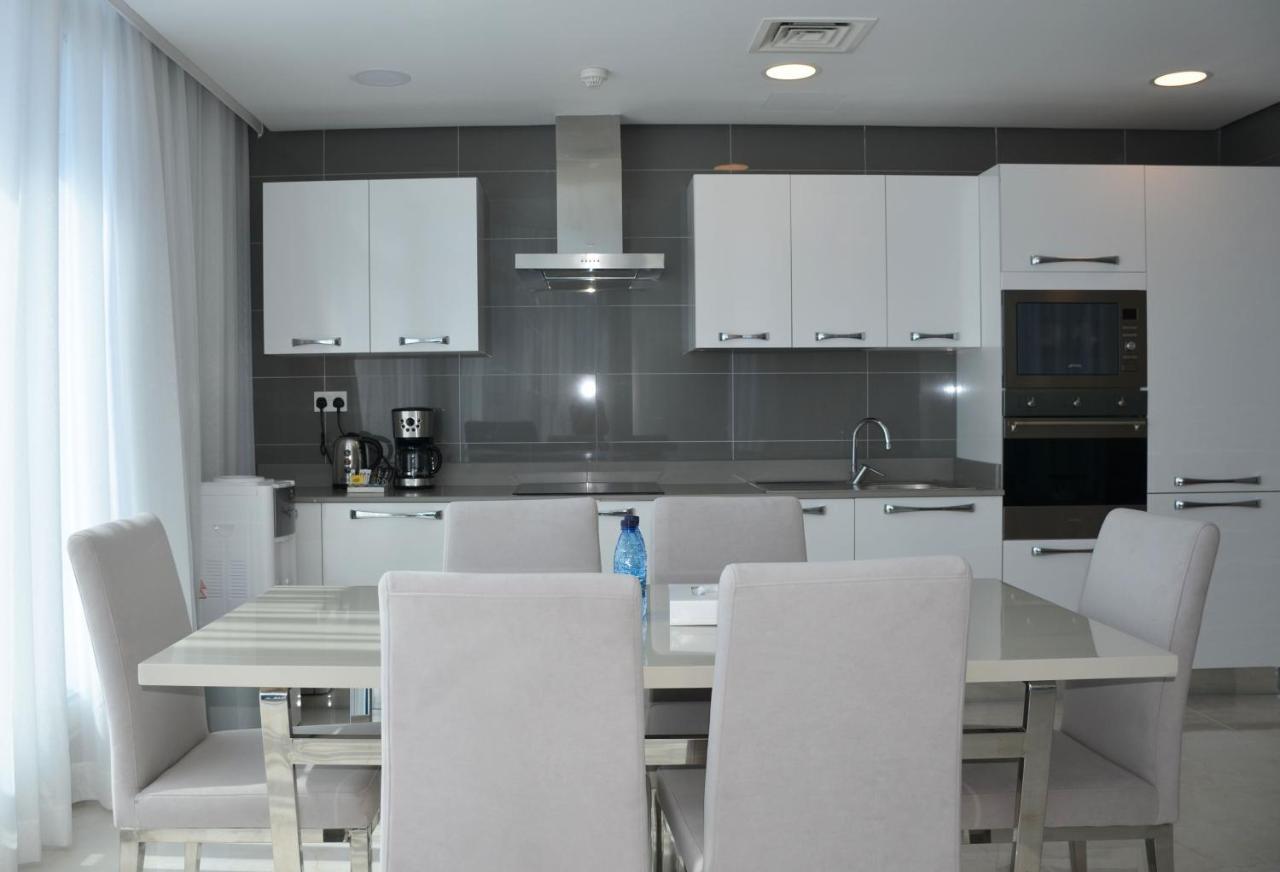 The Lodge Suites Al Manamah Esterno foto